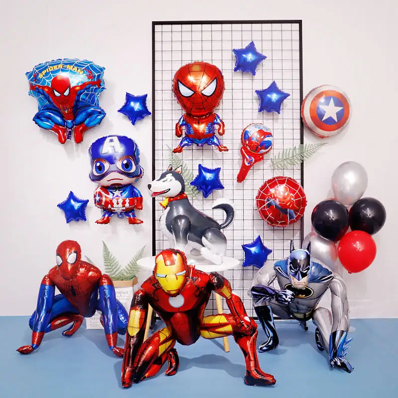 ¿Cuál es el papel de los globos en varias decoraciones de fiestas temáticas?